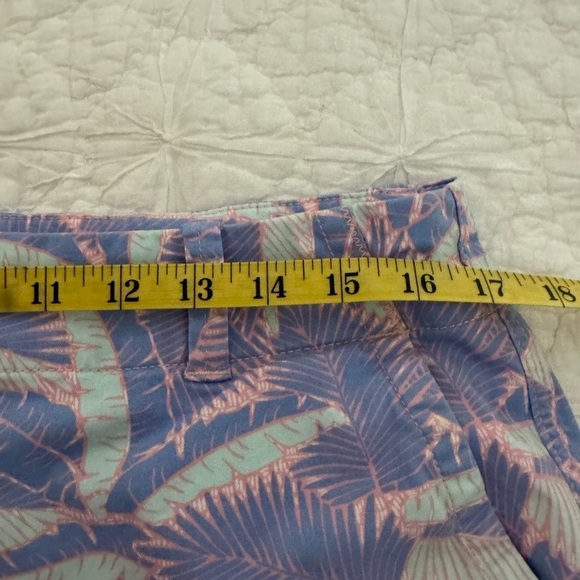 Vineyard Vines women’s pink and blue shorts Tropical. Size 10 - Picture 5 of 9